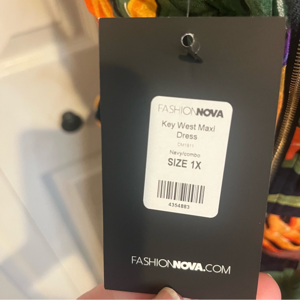 Fashion nova, NWT Key West, Tropical Print Maxi Dress with side cutouts,… - Picture 11 of 16